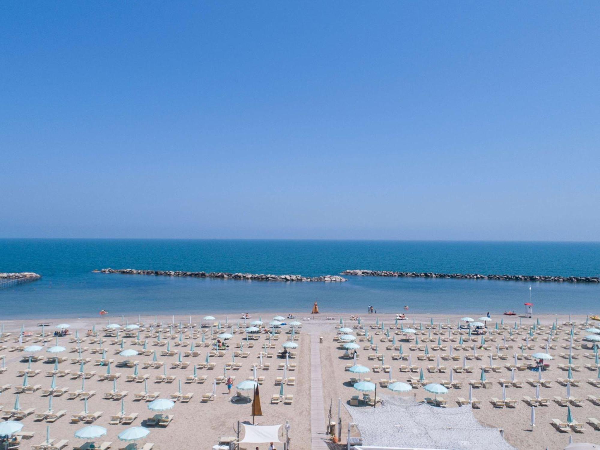 Mercure Hotel Rimini Artis מראה חיצוני תמונה