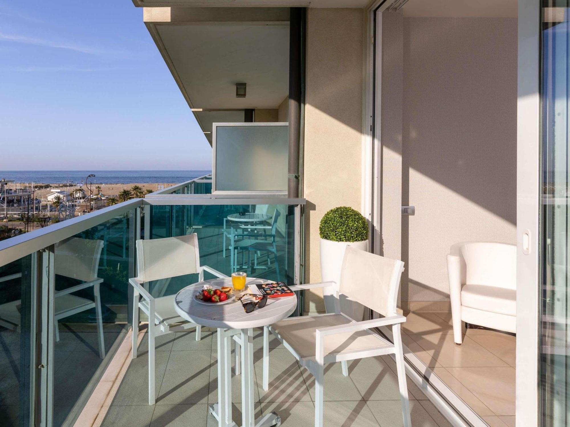 Mercure Hotel Rimini Artis מראה חיצוני תמונה