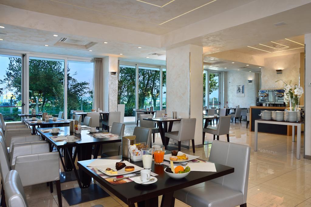 Mercure Hotel Rimini Artis מראה חיצוני תמונה